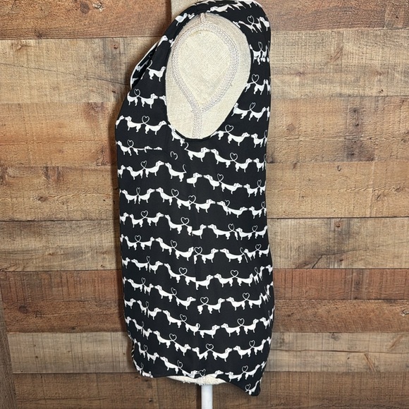 🌻ModCloth Weenie Dog Heart Black and White Blouse size XS - Picture 3 of 9